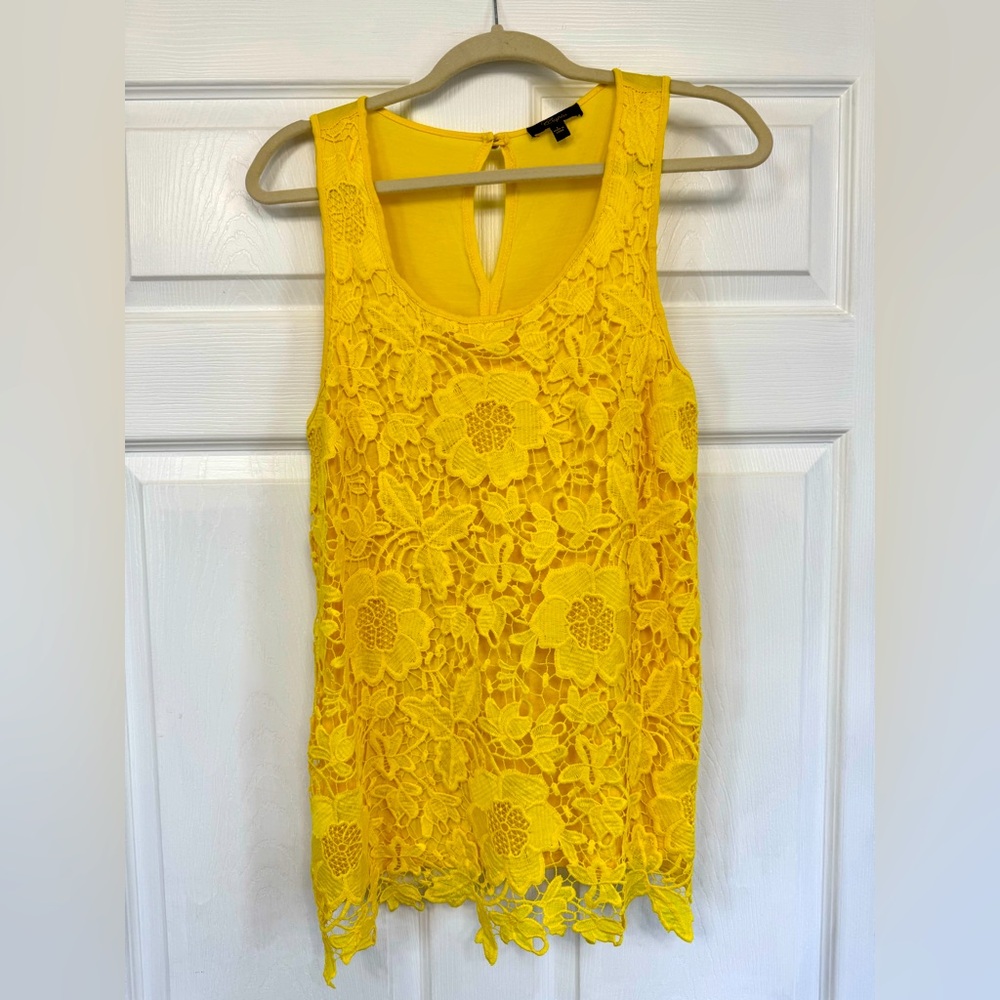 Yellow cupio tank with lace detail Large